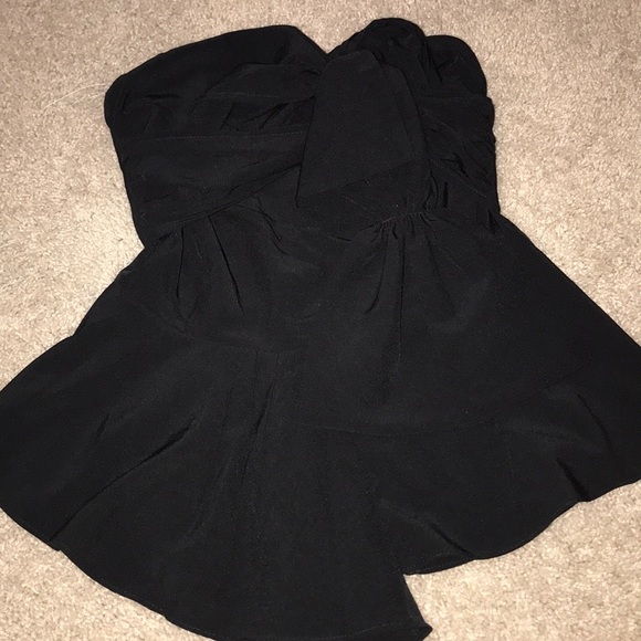 Black strapless top with bow - Picture 2 of 3